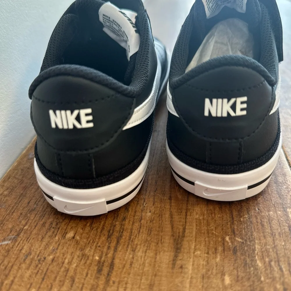 Nike Black and White Low-Top Shoes